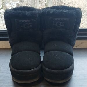 UGG Chillapeak Black Boots